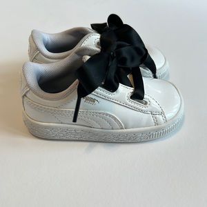 Puma Basket Heart Sneakers White Patent Leather Black Bows Toddler Baby Girl 5.5